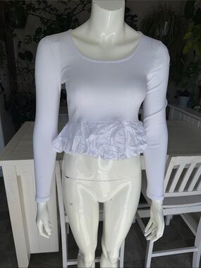 White Ruffle Hem Long-Sleeve Women’s Top